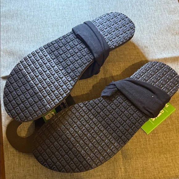 Sanuk Black Yoga Mat Comfort Sandals - Picture 5 of 8